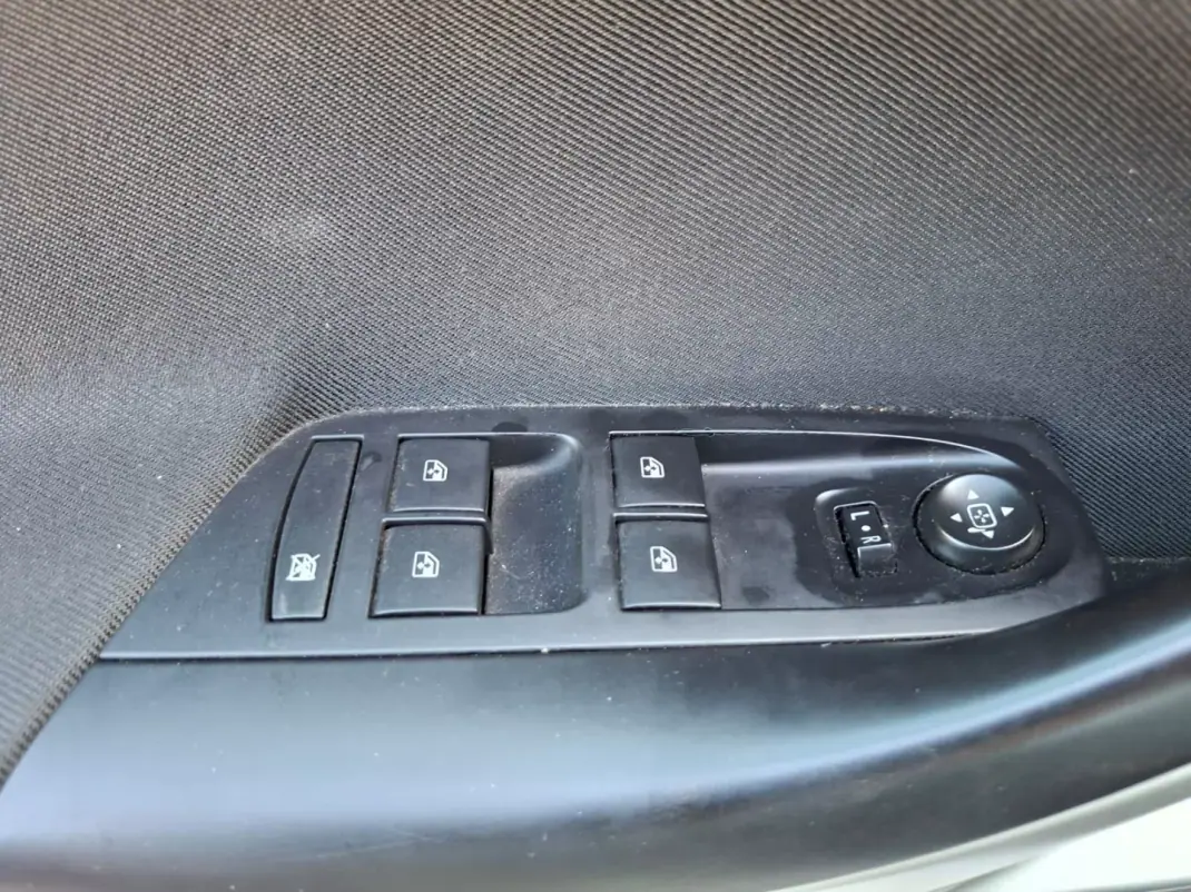Opel Astra Sports Tourer 2021 - 11900 EUR, 115152 km - 115152km - foto 7 de 22