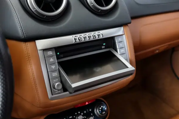 Ferrari California 2012 - 132000 EUR, 57249 km - AUTO.MOTO.pt - 57249km - foto 16 de 21