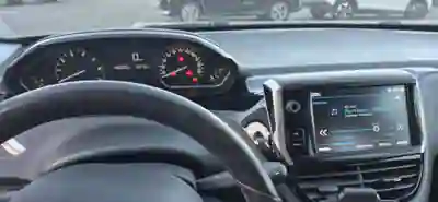 Peugeot 2008 2018 — foto 6 de 8