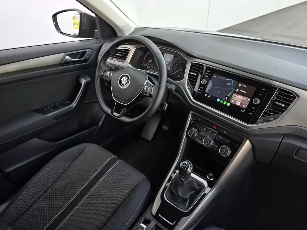 Volkswagen T-Roc 2021 - 17750 EUR, 72400 km - AUTO.MOTO.pt - 72400km - foto 16 de 37