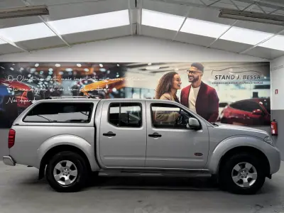 Nissan Navara 2011 — photo 4 of 19