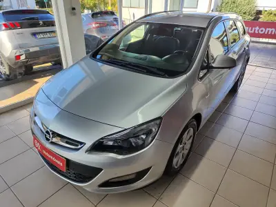 Opel Astra Sports Tourer 2015 - 8350 EUR, 208000 km - AUTO.MOTO.pt - 208000km - foto 6 de 33