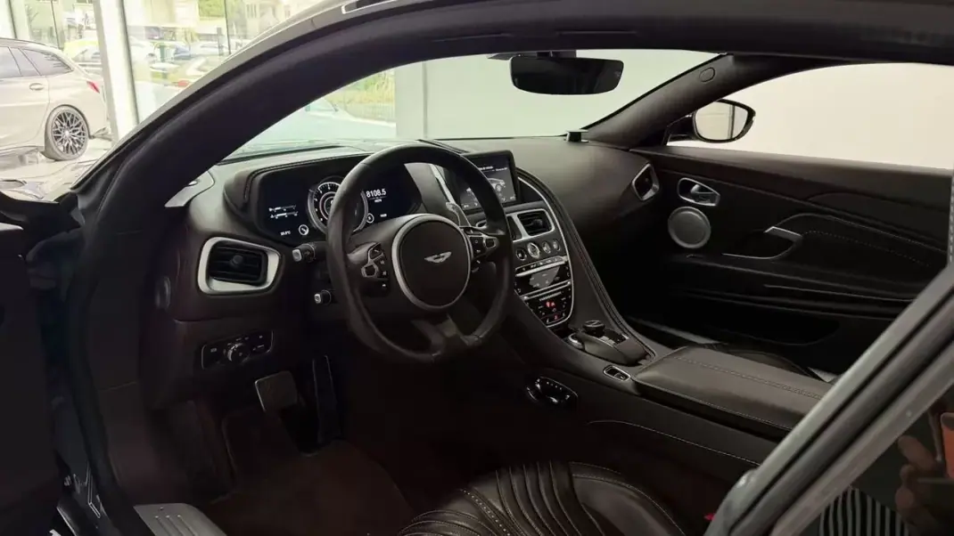 Aston Martin DB11 Coupé 2020 - 149990 EUR, 48409 km - 48409km - foto 19 de 38