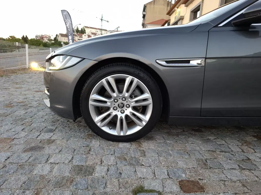 Jaguar XE 2016 - 16990 EUR, 159156 km - 159156km - foto 7 de 16