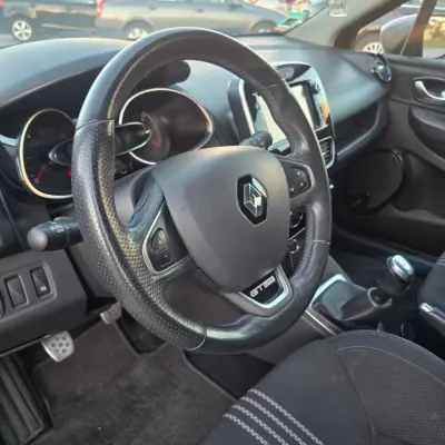 Renault Clio Sport Tourer 2018 - 11950 EUR, 108830 km - 108830km - foto 13 de 21