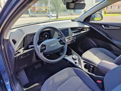 Kia e-Niro 2023 - 26990 EUR, 53098 km - AUTO.MOTO.pt - 53098km - foto 7 de 12