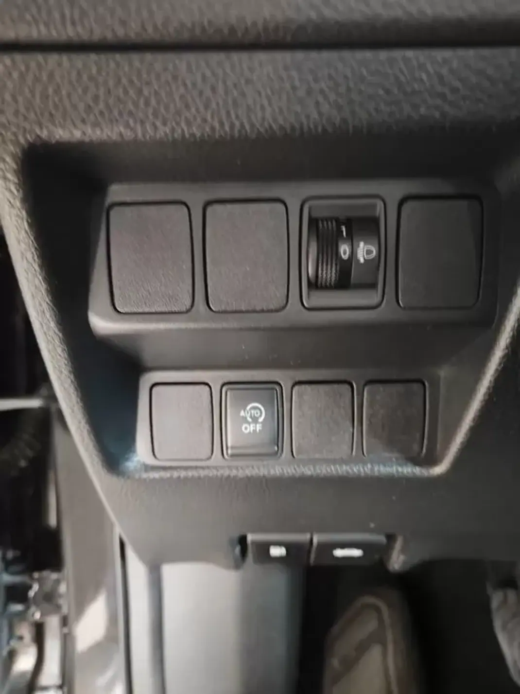 Nissan Qashqai 2017 - 15750 EUR, 155200 km - AUTO.MOTO.pt - 155200km - foto 23 de 37