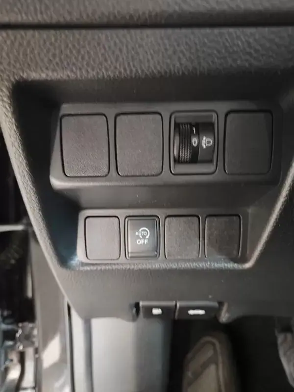 Nissan Qashqai 2017 - 15750 EUR, 155200 km - AUTO.MOTO.pt - 155200km - foto 23 de 37