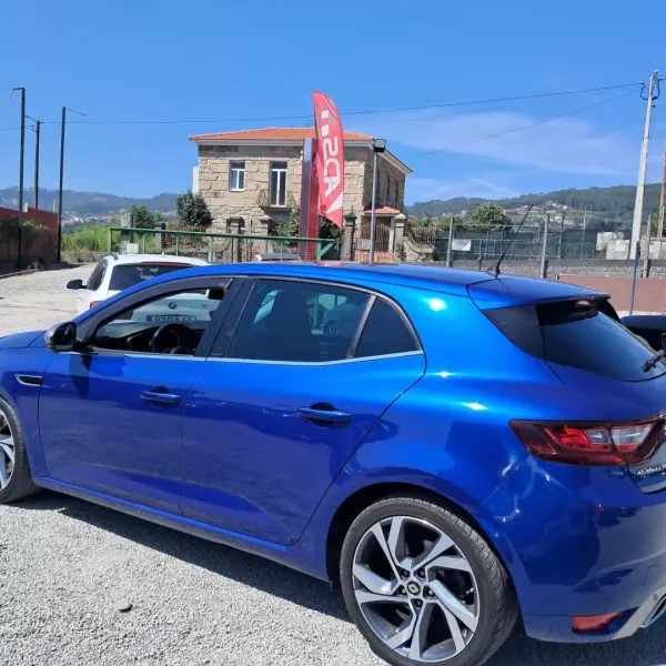 Renault Mégane 2016 - 16890 EUR, 112000 km - AUTO.MOTO.pt - 112000km - foto 12 de 12