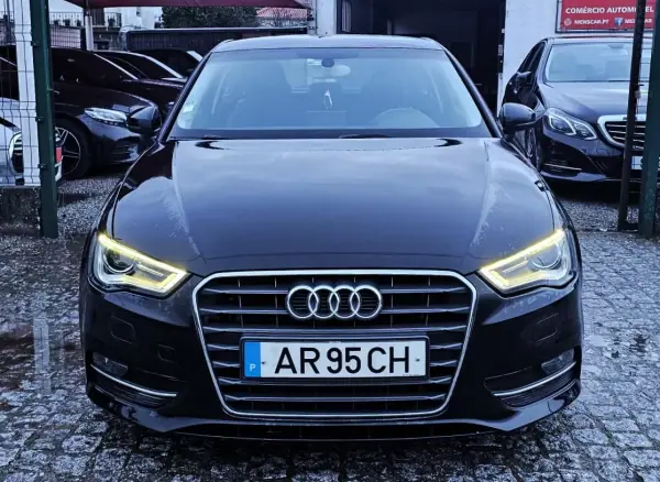 Audi A3 2014 - 13999 EUR, 208000 km - AUTO.MOTO.pt - 208000km - foto 4 de 15