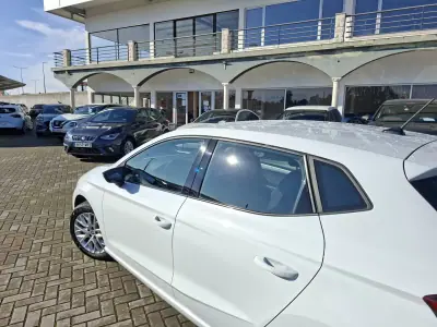 SEAT Ibiza 2023 - 18250 EUR, 32700 km - AUTO.MOTO.pt - 32700km - foto 10 de 28
