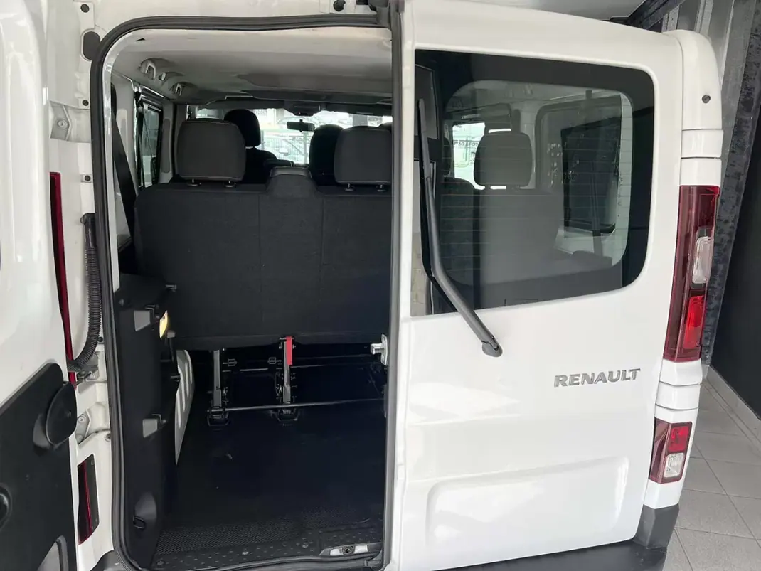 Renault Trafic 2018 - 21600 EUR, 47763 km - 47763km - foto 23 de 24
