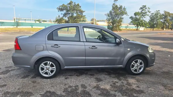 Chevrolet Aveo 2012 — foto 2 de 6
