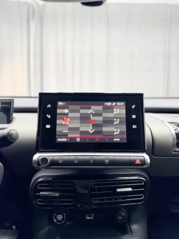 Citroën C4 Cactus 2019 - 10999 EUR, 114000 km - AUTO.MOTO.pt - 114000km - foto 11 de 21