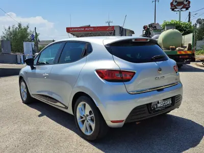 Renault Clio 2017 - 11950 EUR, 74687 km - AUTO.MOTO.pt - 74687km - foto 9 de 43