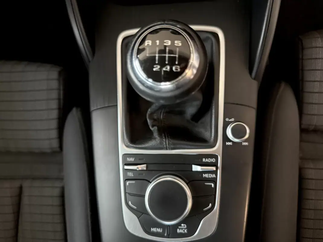 Audi A3 Sportback 2016 - 16000 EUR, 158000 km - AUTO.MOTO.pt - 158000km - foto 69 de 94