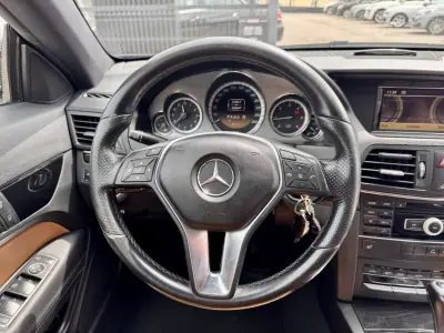 Mercedes-Benz E 220 2011 - 14500 EUR, 268000 km - AUTO.MOTO.pt - 268000km - foto 11 de 18