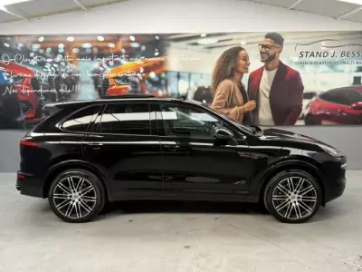 Porsche Cayenne 2017 - 44900 EUR, 162000 km - foto 2 de 14
