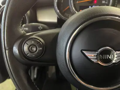 MINI 5 Portas 2016 - 12500 EUR, 146000 km - AUTO.MOTO.pt - 146000km - foto 14 de 32