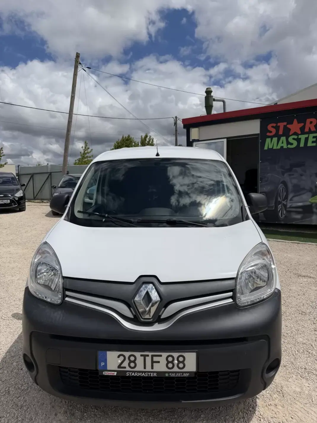 Renault Kangoo 2017 - 6990 EUR, 359871 km - 359871km - foto 2 de 15