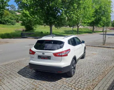 Nissan Qashqai 2017 - 16500 EUR, 150000 km - AUTO.MOTO.pt - 150000km - foto 6 de 14