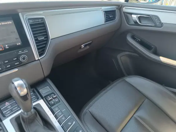 Porsche Macan 2016 - 45500 EUR, 155000 km - AUTO.MOTO.pt - 155000km - foto 17 de 32