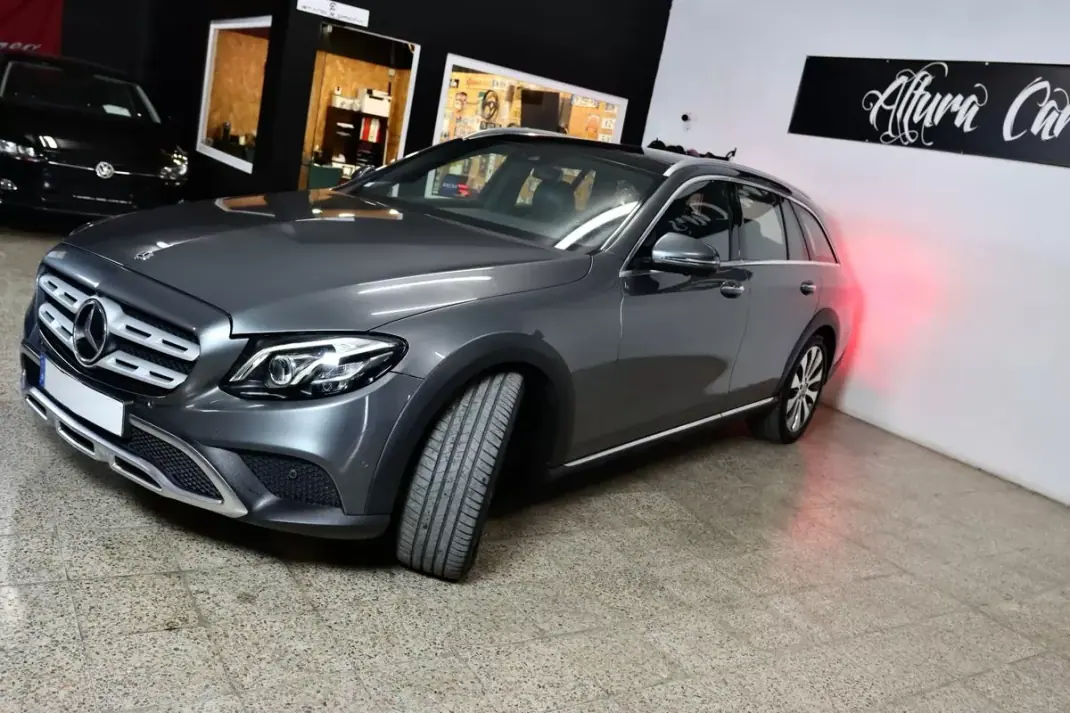 Mercedes-Benz E 220 2018 - 29900 EUR, 230000 km - AUTO.MOTO.pt - 230000km - foto 3 de 32