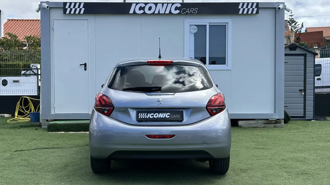 Peugeot 208 2019 - 8990 EUR, 107500 km - 107500km - foto 4 de 31