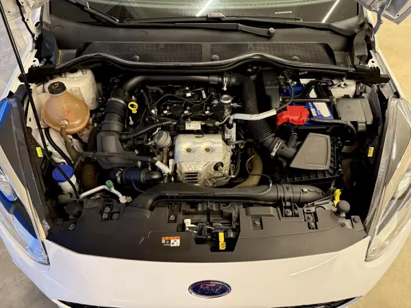 Ford Fiesta 2018 - 11000 EUR, 146800 km - AUTO.MOTO.pt - 146800km - foto 77 de 78