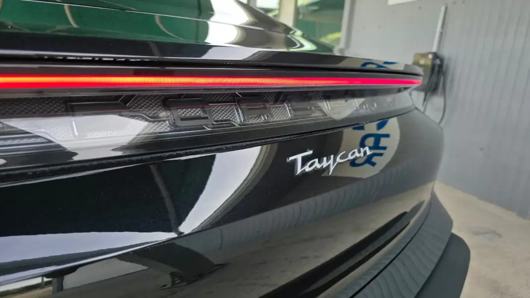 Porsche Taycan 2021 - 54500 EUR, 141090 km - 141090km - foto 11 de 30