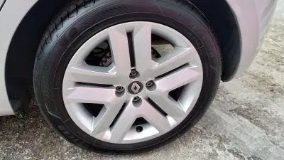 Renault Clio 2020 - 13500 EUR, 149999 km - AUTO.MOTO.pt - 149999km - foto 11 de 37