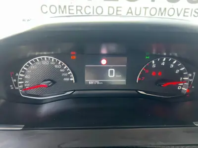 Peugeot 208 2021 - 12250 EUR, 69175 km - AUTO.MOTO.pt - 69175km - foto 11 de 11