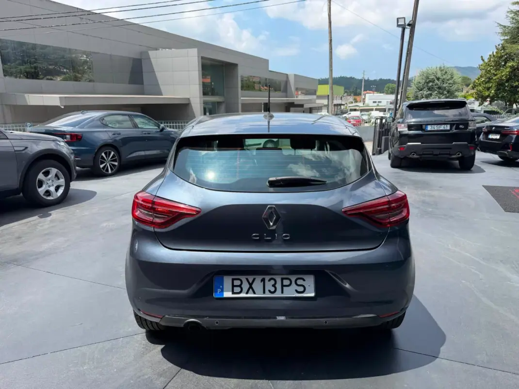Renault Clio 2020 - 11900 EUR, 123000 km - 123000km - foto 5 de 10
