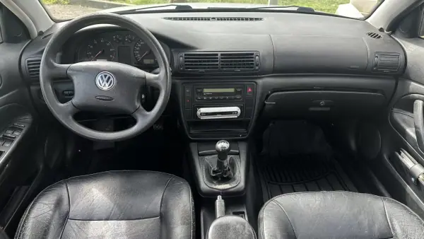 Volkswagen Passat 1997 - 1950 EUR, 208000 km - AUTO.MOTO.pt - 208000km - foto 9 de 12