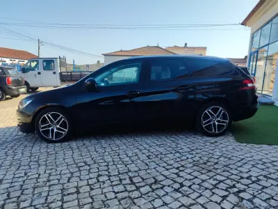 Peugeot 308 SW 2017 - 11890 EUR, 180000 km - AUTO.MOTO.pt - 180000km - foto 4 de 18