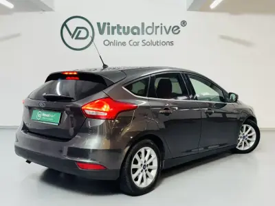 Ford Focus 2015 - 9750 EUR, 182000 km - AUTO.MOTO.pt - 182000km - foto 6 de 49