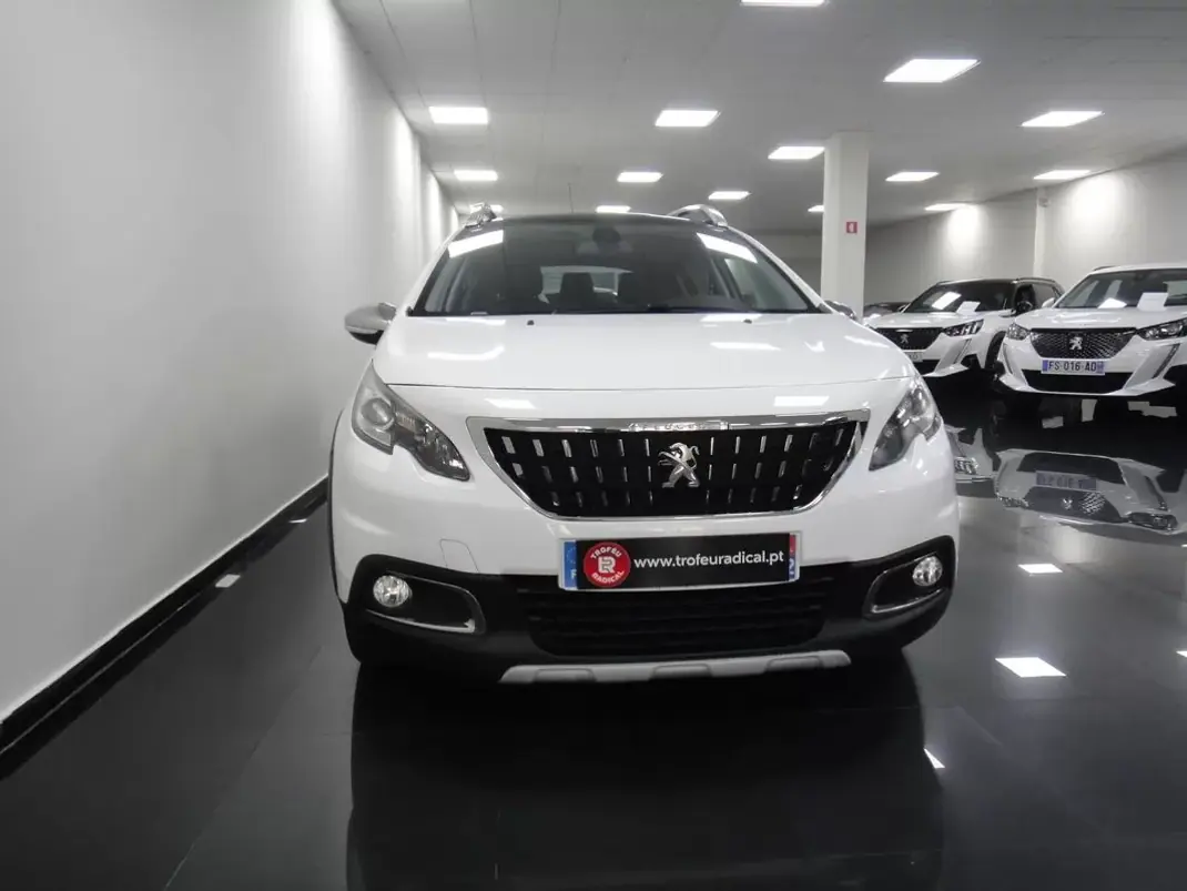 Peugeot 2008 2019 - 11250 EUR, 90000 km - AUTO.MOTO.pt - 90000km - foto 3 de 32