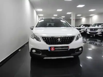 Peugeot 2008 2019 - 11250 EUR, 90000 km - AUTO.MOTO.pt - 90000km - foto 3 de 32