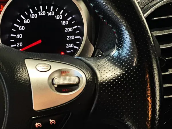 Nissan Juke 2017 - 12990 EUR, 175000 km - AUTO.MOTO.pt - 175000km - foto 23 de 37