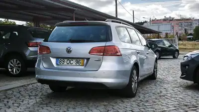 Volkswagen Passat 2013 - 10950 EUR, 215000 km - AUTO.MOTO.pt - 215000km - foto 7 de 10