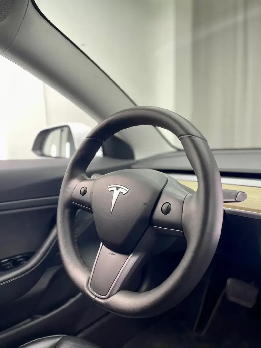Tesla Model 3 2019 - 20999 EUR, 108000 km - AUTO.MOTO.pt - 108000km - foto 16 de 18