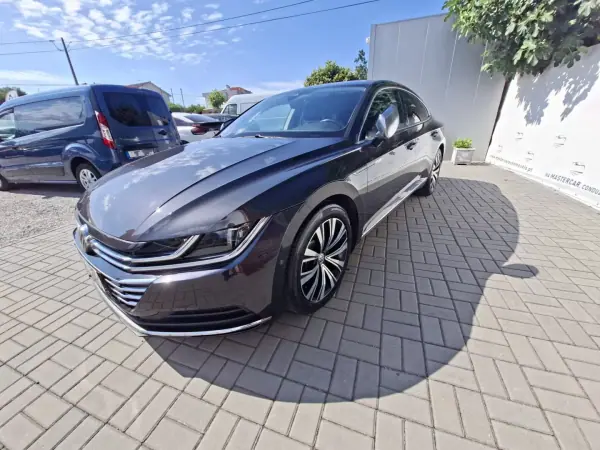 Volkswagen Arteon 2019 - 24750 EUR, 92519 km - AUTO.MOTO.pt - 92519km - foto 26 de 42