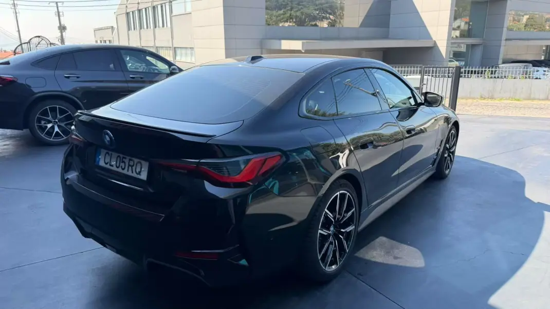 BMW i4 2023 - 52000 EUR, 58000 km - 58000km - foto 3 de 13