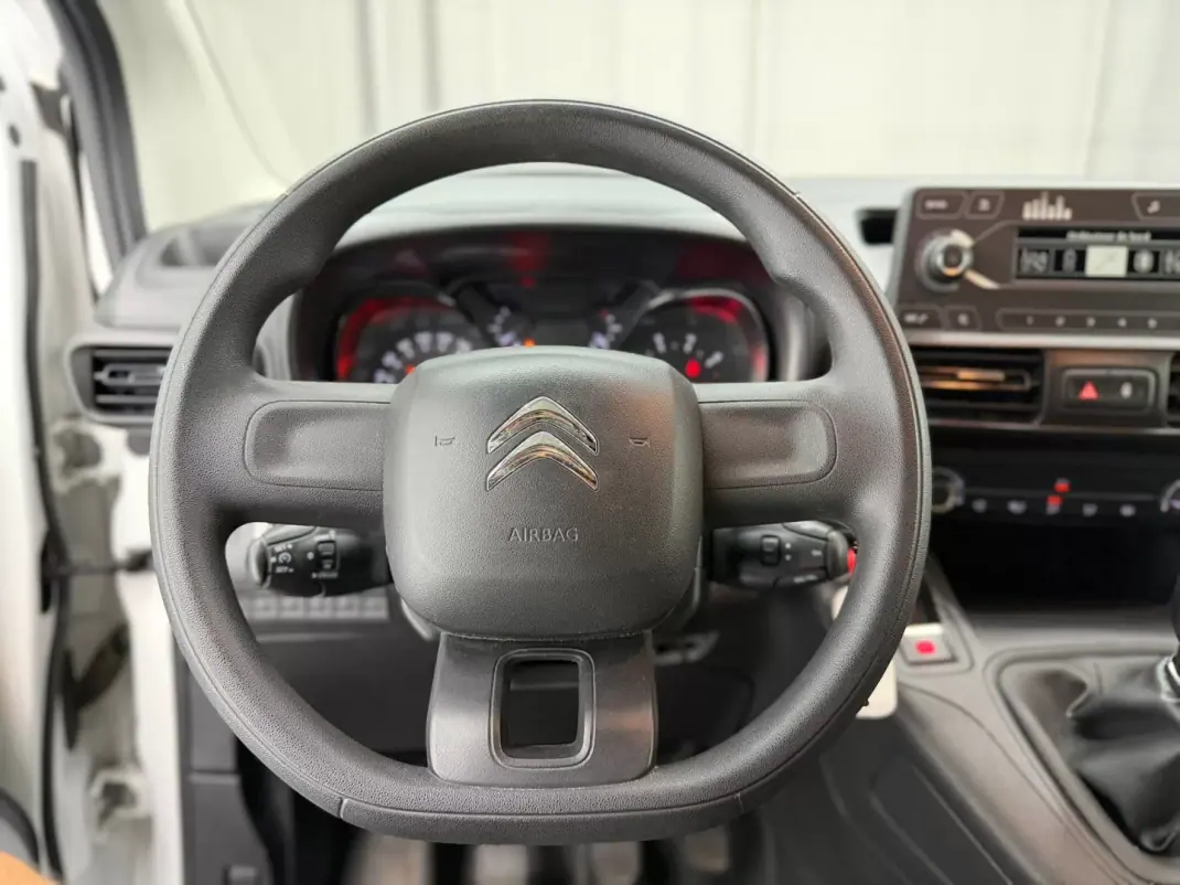 Citroën Berlingo 2019 - 11000 EUR, 128000 km - 128000km - foto 14 de 17