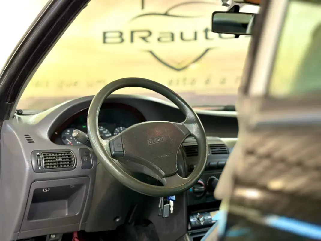 Fiat Punto Cabrio 2000 - 2750 EUR, 188448 km - AUTO.MOTO.pt - 188448km - foto 16 de 25