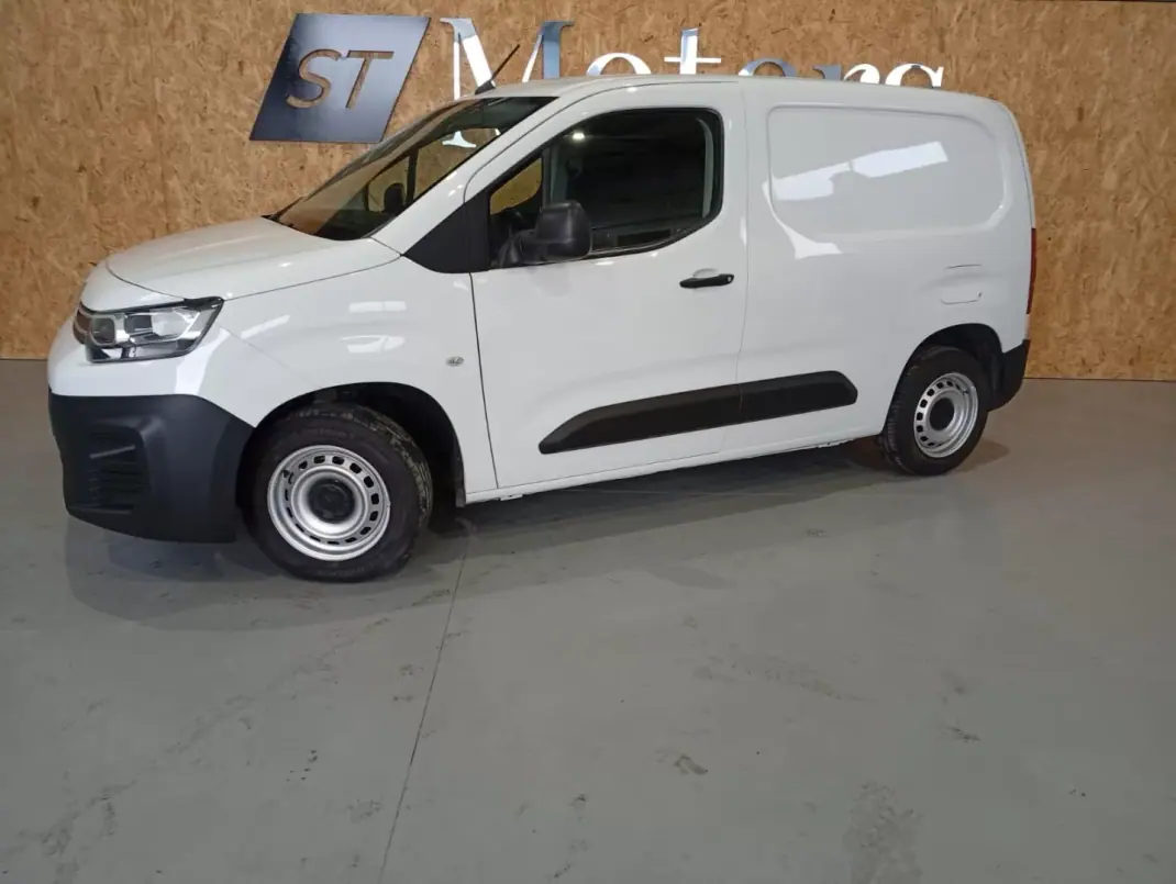 Citroën BERLINGO 1.6hdi 3L AUTOMATICA 2021 - 15750 EUR, 109000 km - AUTO.MOTO.pt - 109000km - foto 2 de 13