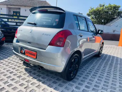 Suzuki Swift 2007 - 5250 EUR, 225212 km - AUTO.MOTO.pt - 225212km - foto 7 de 12