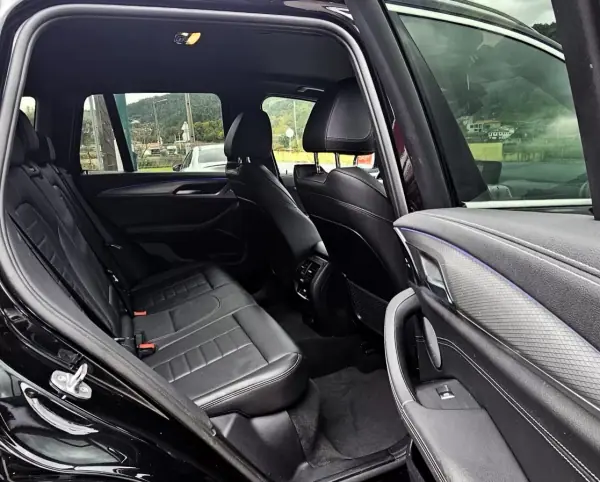 BMW X3 2018 - 36500 EUR, 97000 km - AUTO.MOTO.pt - 97000km - foto 8 de 25