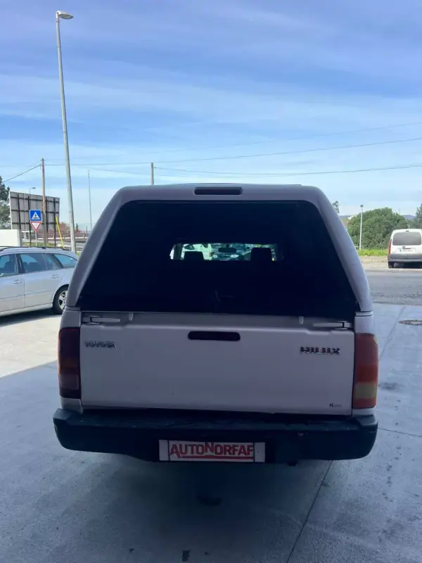 Toyota Hilux 2006 - 16500 EUR, 173266 km - AUTO.MOTO.pt - 173266km - foto 5 de 18