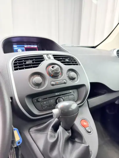 Renault 2016 - 7500 EUR, 38000 km - AUTO.MOTO.pt - 38000km - foto 13 de 16